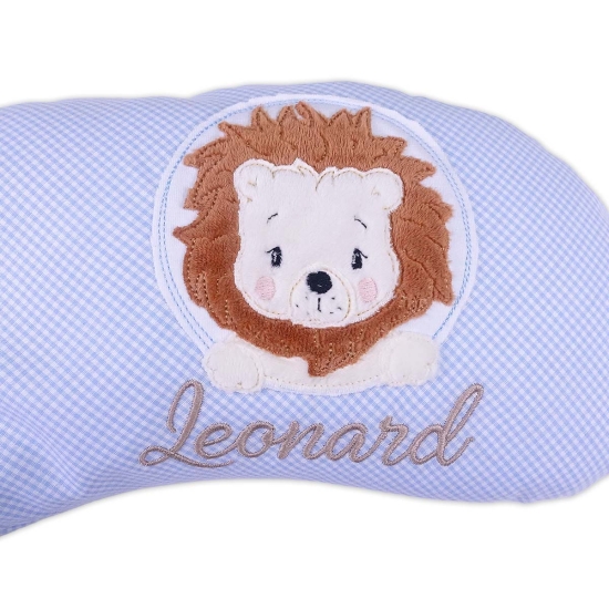 Preview: Nackenkissen Vichy Karo helblau inkl. Applikation "Plüsch-Löwe" und Name