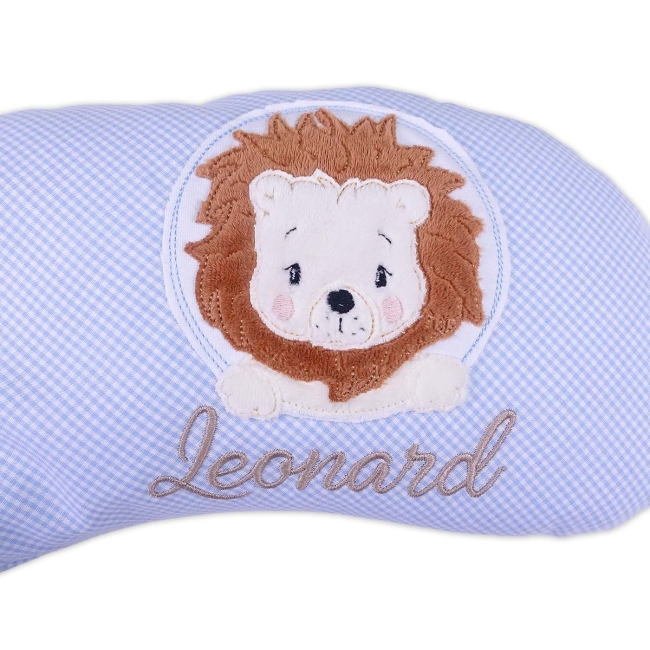 Nackenkissen Vichy Karo helblau inkl. Applikation "Plüsch-Löwe" und Name