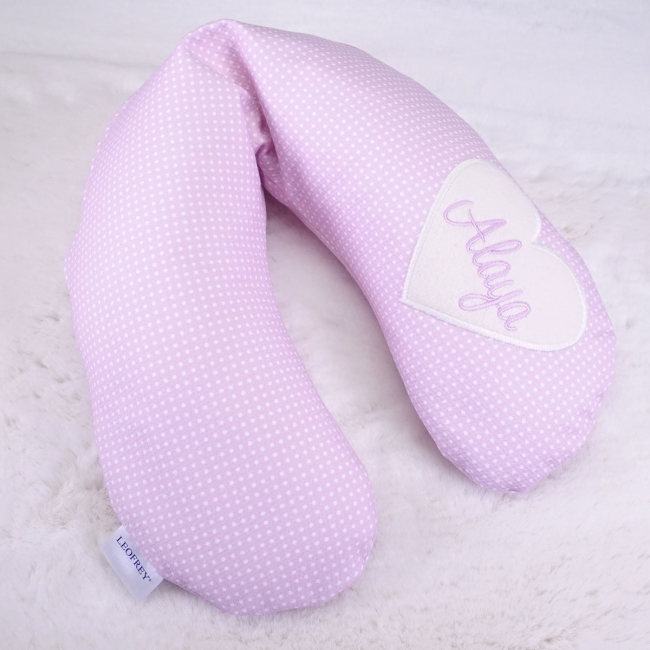 Nackenkissen Piqué Punkte rosa inkl. Stickerei "Plüsch-Herz" und Name